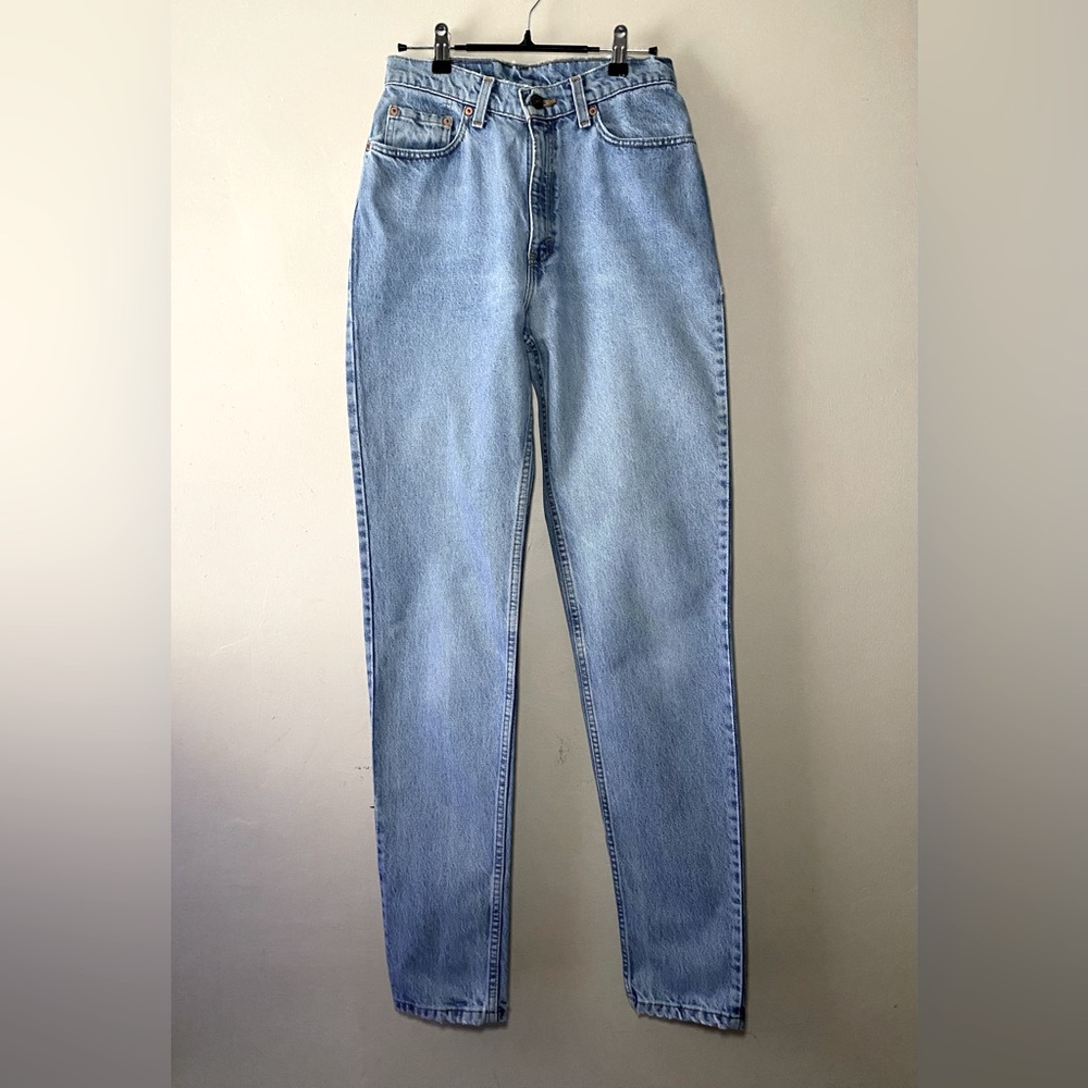 Levi’s Jeans Vintage 18512-0291 Women’s Mom Jeans Made in USA 90s Light Wash 9